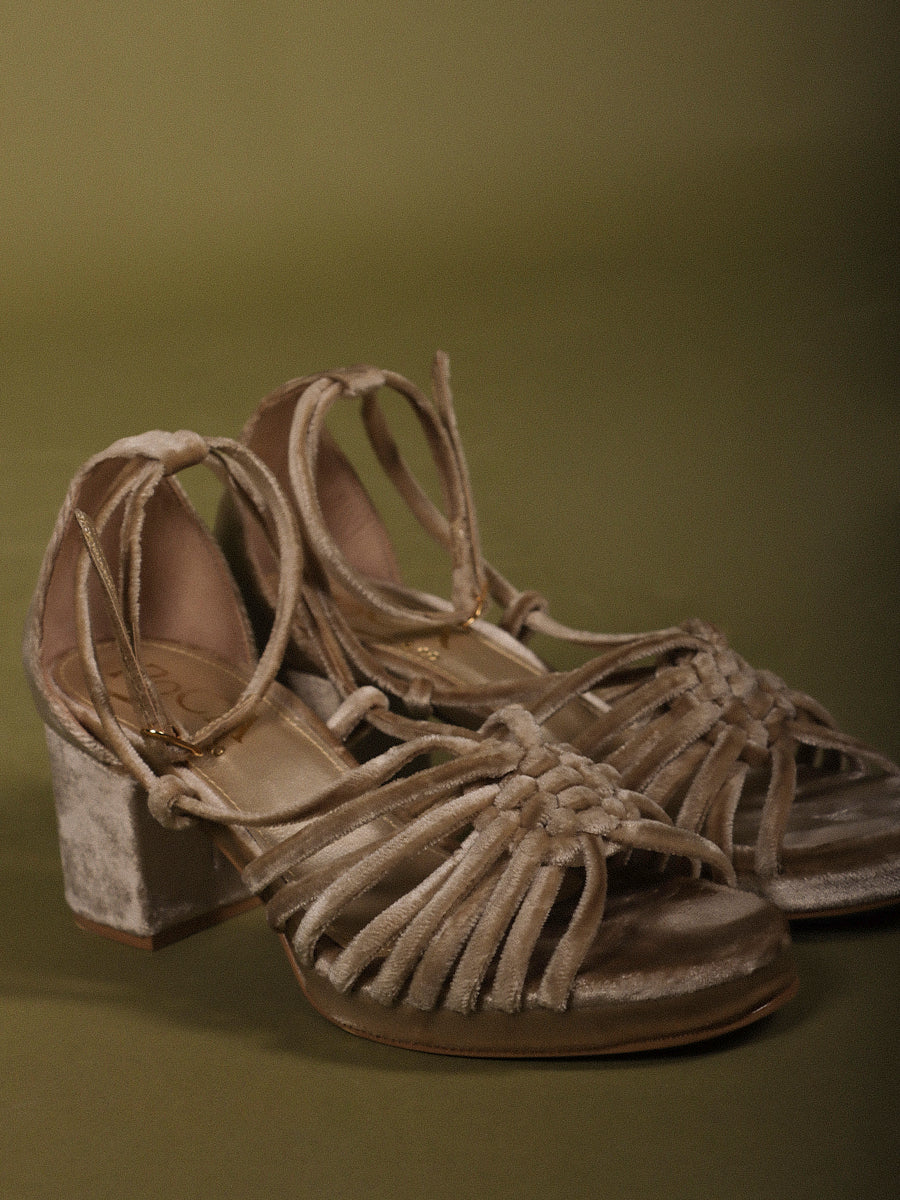 TACÓN CHLOÉ CHAMPAGNE