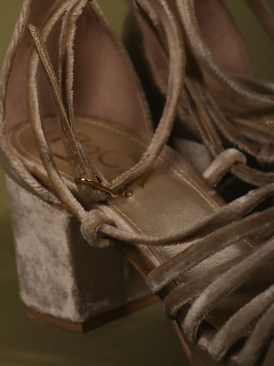 TACÓN CHLOÉ CHAMPAGNE